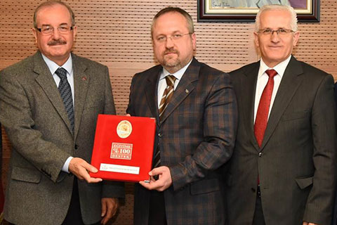 Hayırseverden Emsan İlkokulu’na Z-Kütüphane