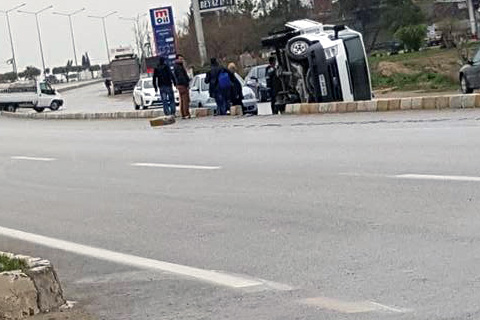 Minibüs devrildi: 1 yaralı