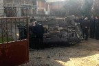 Cip takla atıp evin bahçesine düştü