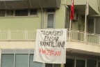 Pankartlarla Ensar’ın kapatılmasını istediler