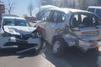 2 otomobil çarpıştı: 2 yaralı var