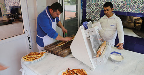 denizli-marmaris-gezilecek-mekan-restaurant-mavi-pide-2