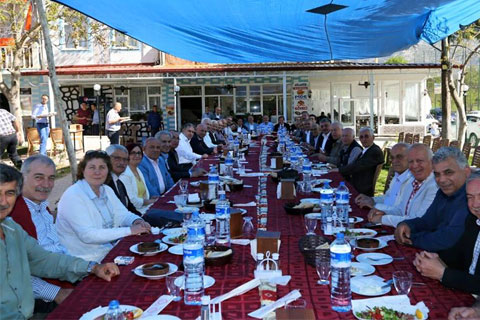 Meclis yok ama 6 ayda 1 toplanıyorlar