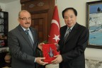 Çinli diplomat veda için geldi