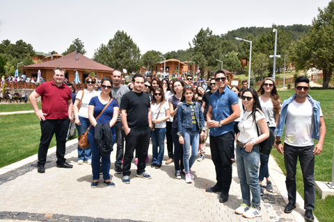 Aday öğretmenlerin teleferik ve yayla keyfi