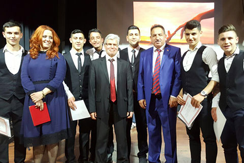 ZANAATKÂRLARIN SESİYLE ŞİİRDE YOLCULUK