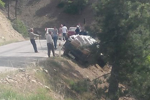 Halatla uçurumun kıyısında tuttular