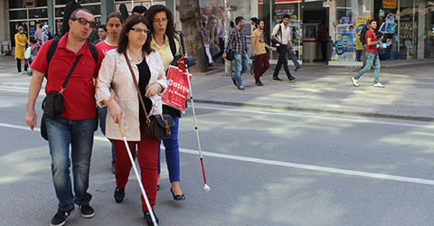 denizli-altınokta-korler-dernegi-engelliler-zavalli-değildir-1