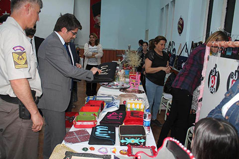 Bekillili kursiyerler eserlerini sergiledi