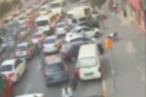 Kaçırdıkları adamı pompalıyla vurdular