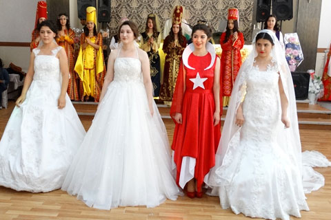 Geleceğin modacıları göz kamaştırdı