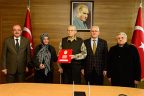 Babanın eğitime bağışını oğulları geri istiyor