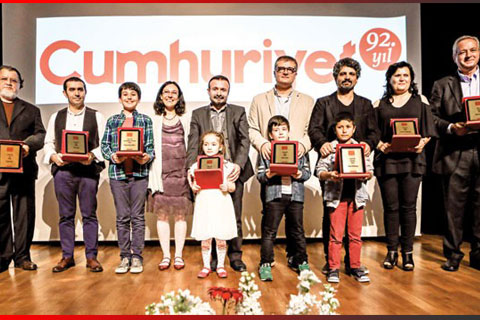 Denizlili Kandilcioğlu Yunus Nadi ödülünü aldı