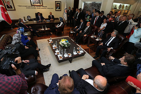 Bakan Zeybekci’den Büyükşehir’e ziyaret