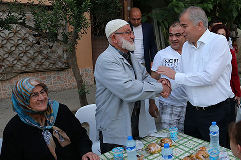 Denizli Büyükşehir her gün bir mahallede iftar sofrası kuracak