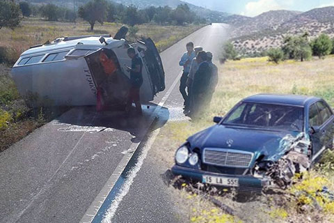 Otomobil ile minibüs çarpıştı