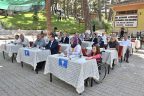 Piknik alanında meclis toplantısı