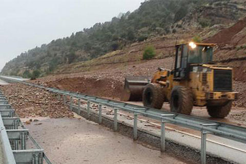 Çardak’ta heyelan