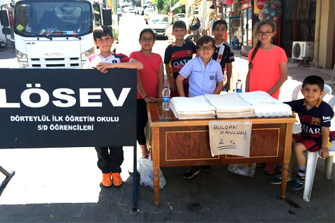 Yaşları küçük, yürekleri kocaman