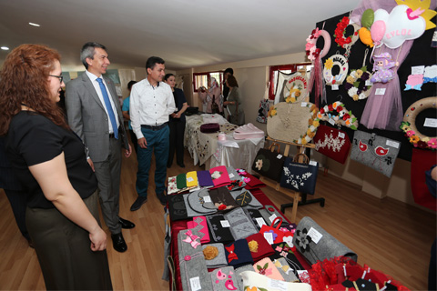 Kursiyerler eserlerini sergiledi