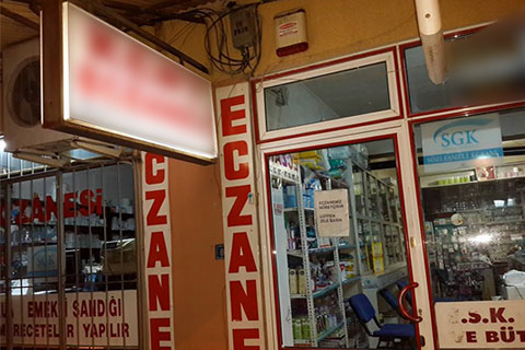 Çal’da nöbetçi eczane isyanı