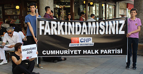 denizli-chp-farkinda-misiniz-eylemi-3