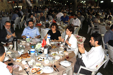 DEGİAD üyeleri şehit aileleriyle iftarda buluştu
