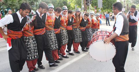 denizli-halk-oyunlari-senligi-14-il-gelen-cocuklar-İC-2