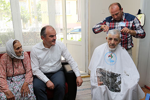 Yaşlı ve engellilere kişisel bakım hizmeti