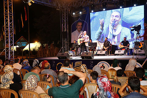 Aykut Kuşkaya, Karahayıt’ta sahne aldı
