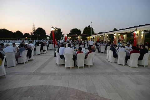 Şehit yakınları ve gazilere iftar yemeği