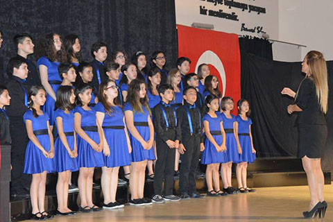 Final’den müzik ve dans gecesi