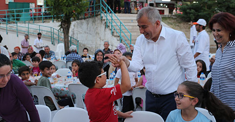 rehisli-buyuksehir-mehmet-akif-iftar-2