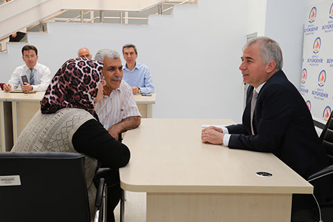 Zolan halkla buluşmalarını sürdürüyor