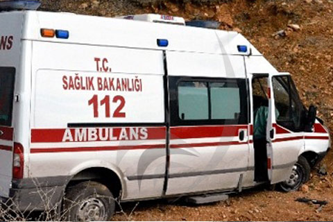 Ambulans kazası ucuz atlatıldı