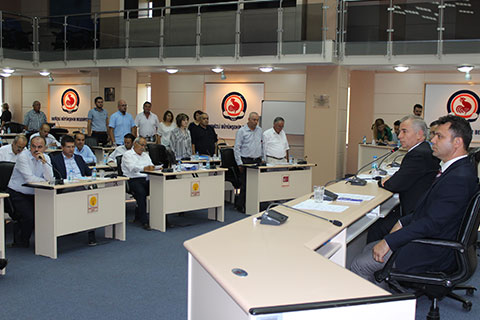 Meclis’te Fatiha’ya evet saygı duruşuna hayır
