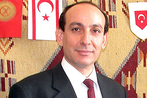 Profesörden şiirli protesto