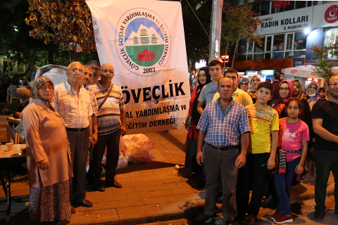 Göveçlik’ten demokrasi nöbetine