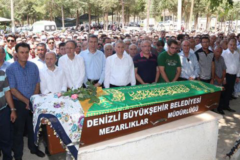 Otaklı’nın eşi toprağa verildi