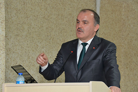 Gürlesin: Demokrasi yolunda yürüyoruz