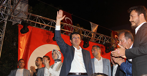 denizli-nihat-zeybekci-demokrasi-nobetinde-1