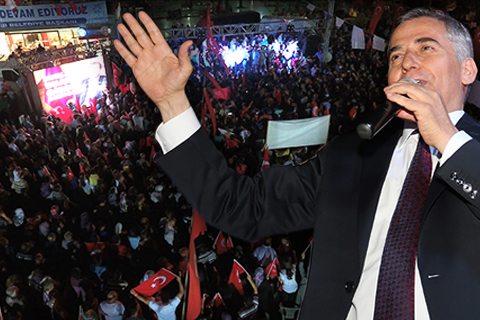 Başkan Zolan Aydın’da demokrasi nöbetine katıldı