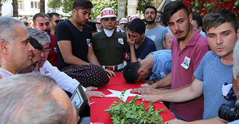 denizli-sehit-astsubay-burak-erten-son-yolculuguna-ugurlandi-3