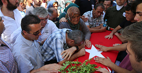 denizli-sehit-astsubay-burak-erten-son-yolculuguna-ugurlandi-5