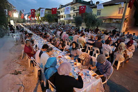 Son iftar sofrası İlbade’de kuruldu