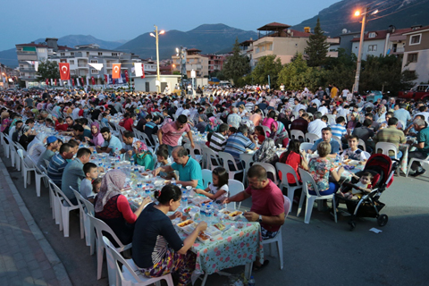 İftar sofrası Bağbaşı’nda kuruldu
