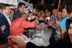 Demokrasi nöbetinde dondurma ikramı