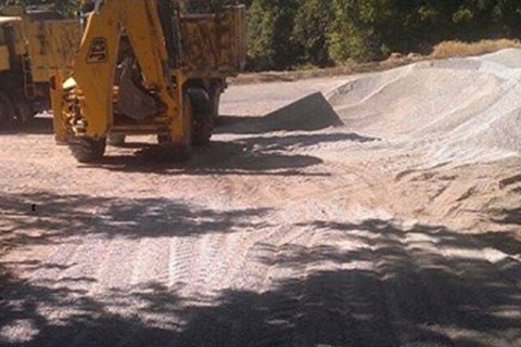 Acıpayam’da yol çalışması