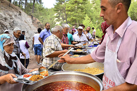 Hem açılış, hem pilav günü