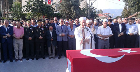 denizli-sehit-ozkan-bilgic-son-yolculuguna-ugurlandi-2